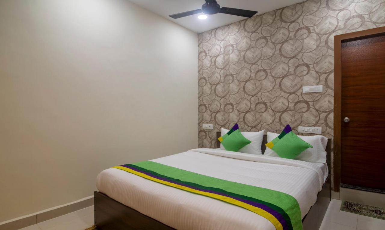 Treebo Navya The Park Hotel Hyderabad Bagian luar foto
